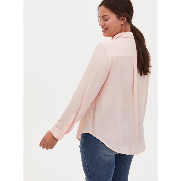 NWT Torrid 00 Madison Pale Pink Georgette Embellished Collar Button Front Blouse - Picture 4 of 8